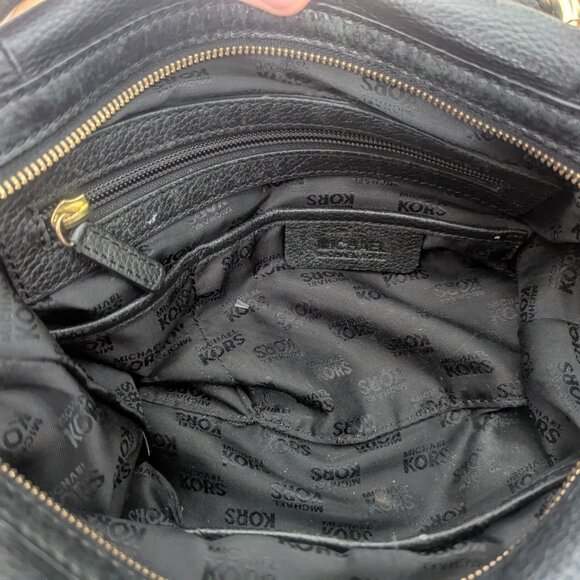 Michael Kors shoulder bag with o-ring detail - Picture 8 of 10
